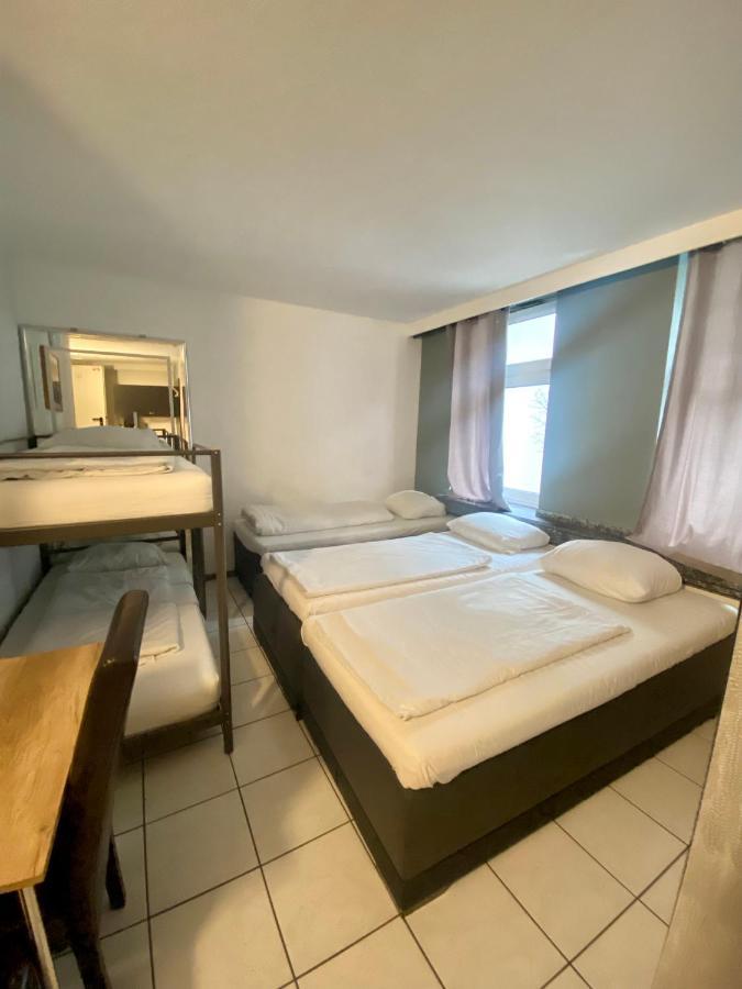 Hotel Moji Koeln Sieversstrasse Exteriör bild