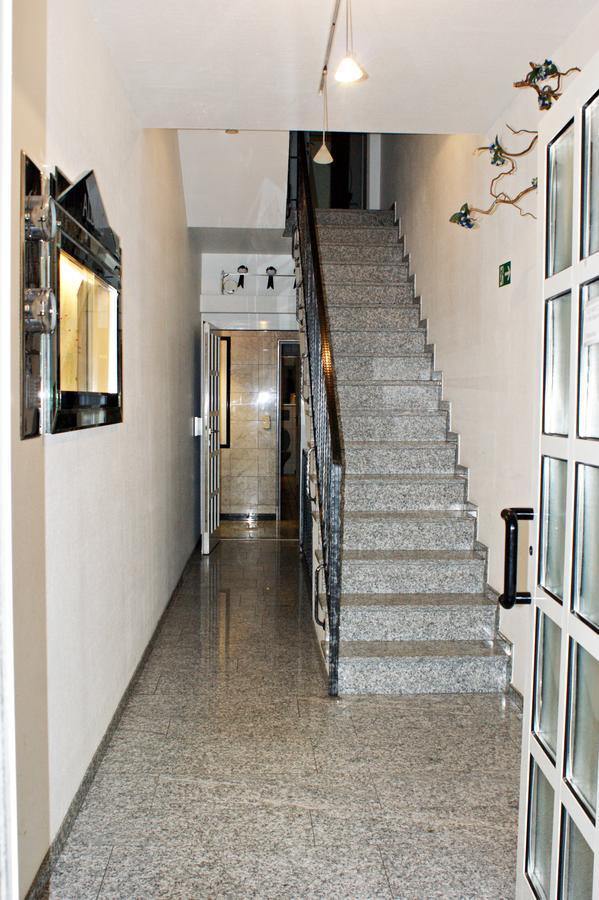 Hotel Moji Koeln Sieversstrasse Exteriör bild