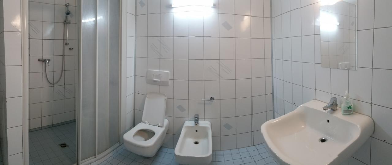 Hotel Moji Koeln Sieversstrasse Exteriör bild