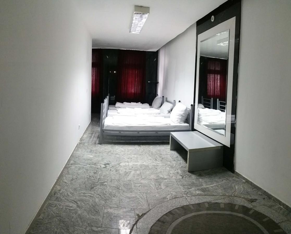 Hotel Moji Koeln Sieversstrasse Exteriör bild